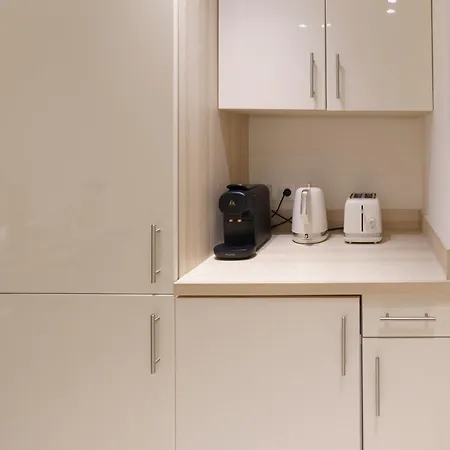 Cannes: Superbe De Type T2 Pour 4 Pers Apartment